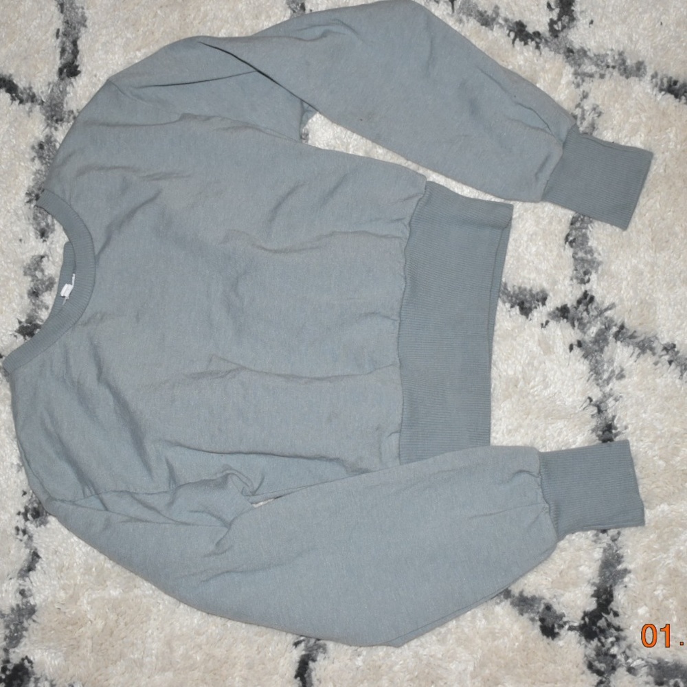 Crop top sweater